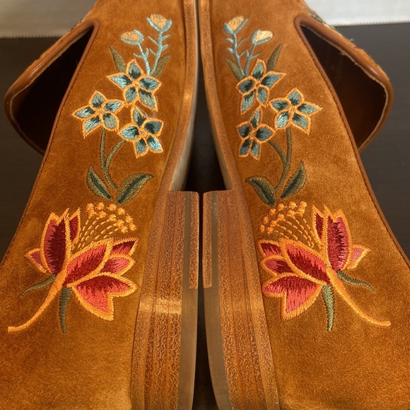 New Johnny Was Freja Embroidered Cognac Suede Leather Loafers Size 6 - Picture 12 of 16